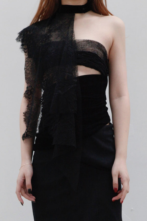 Un Morceau lace velvet stitching twists tube top UM231SZ18 black PUM37